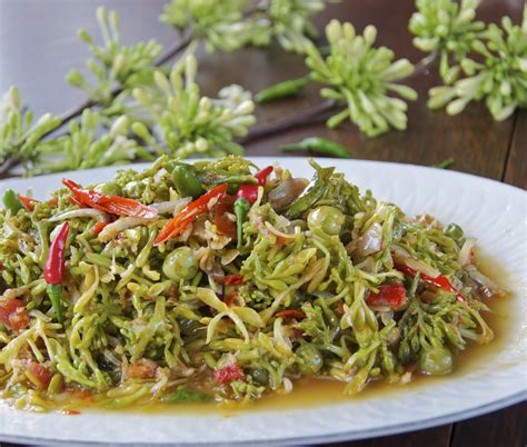 Indonesian Medan Food Tumis Bunga Pepaya (Male Pepaya Flower Stir Fry)