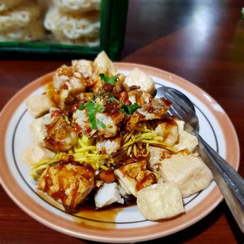 jelajah rasa kuliner indonesia episode tahu kupat khas solo Makanan
